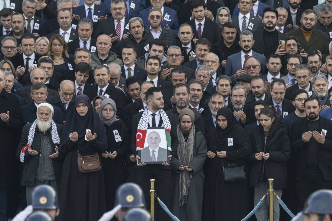 Hasan Bitmez için Meclis'te cenaze töreni. Babası Filistin atkısıyla uğurladı 13